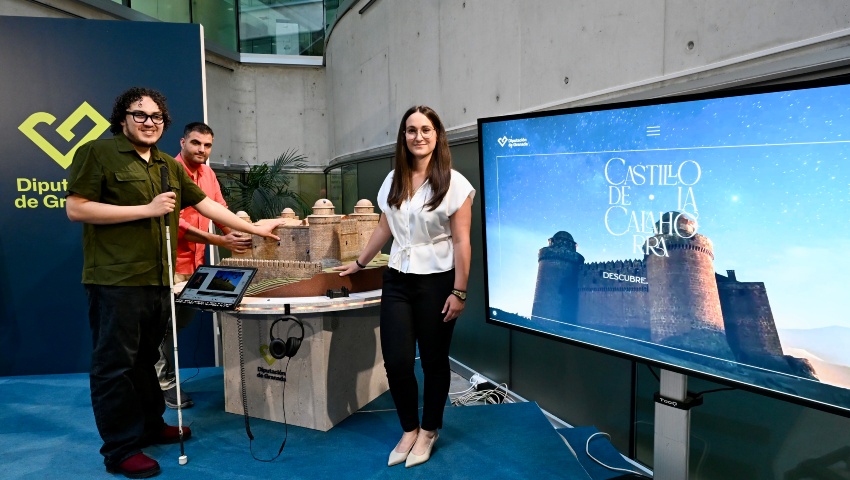 El Castillo de La Calahorra estrena web y una maqueta interactiva y accesible para personas con discapacidad visual