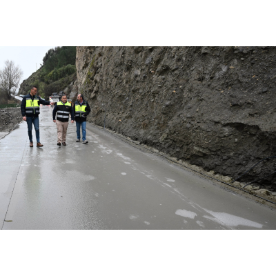 Abierto el paso alternativo en la carretera de Dúdar que evitará el rodeo por Beas de Granada