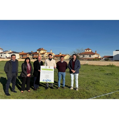 Ogíjares contará con un nuevo campo de fútbol 7 y un módulo de vestuarios gracias a Diputación