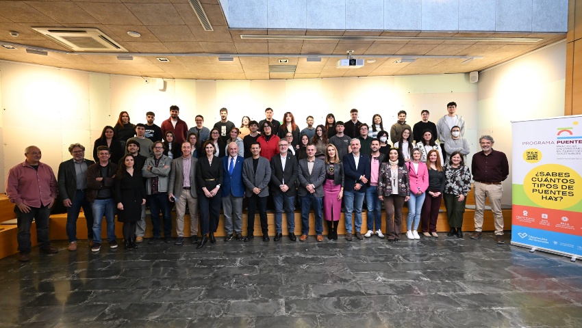 El diputado de Fondos Europeos, Desarrollo, Industria y Empleo, Antonio Díaz, ha indicado que “estamos ante un proyecto que genera un gran beneficio social, ya que permite que los futuros profesionales aporten su talento para mejorar la calidad de vida de sus vecinos”