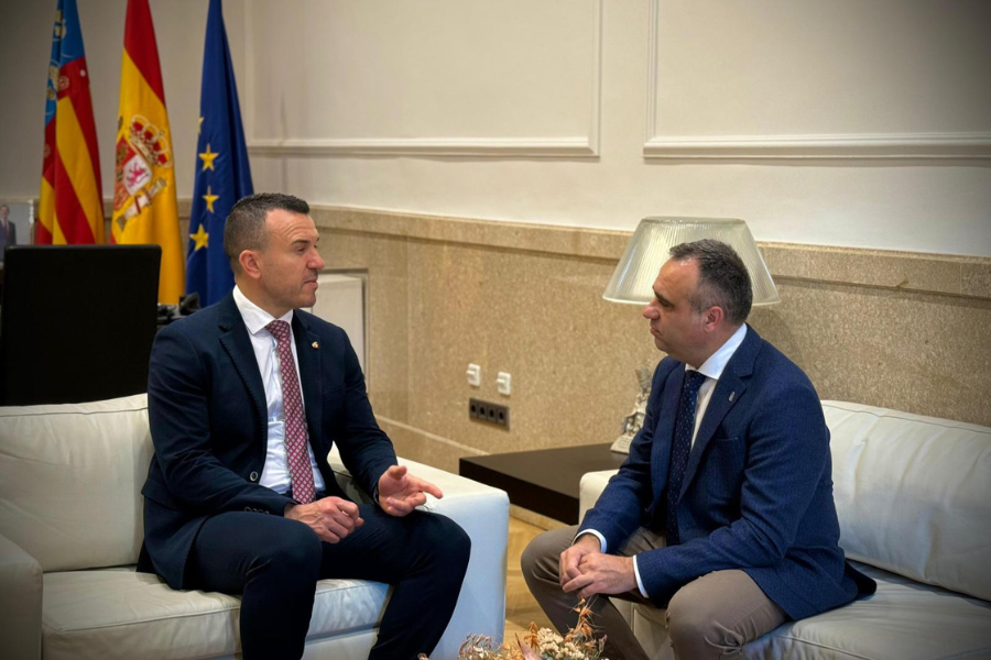 Las diputaciones de Granada y Valencia unen fuerzas para impulsar una nueva conexión aérea