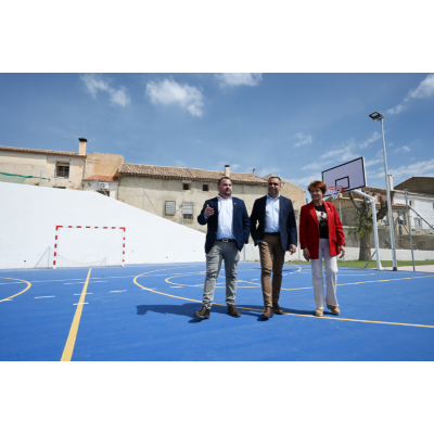 Impulsada la revitalización de Almaciles con la mejora de su pista deportiva