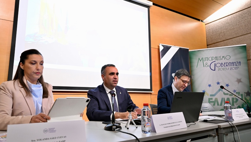 Rodríguez reivindica al Gobierno de España inversiones para la A-81 y las conexiones ferroviarias Granada-Motril y Guadix-Baza-Lorca