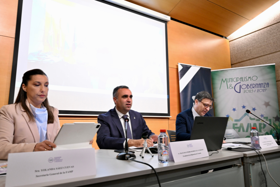 Rodríguez reivindica al Gobierno de España inversiones para la A-81 y las conexiones ferroviarias Granada-Motril y Guadix-Baza-Lorca