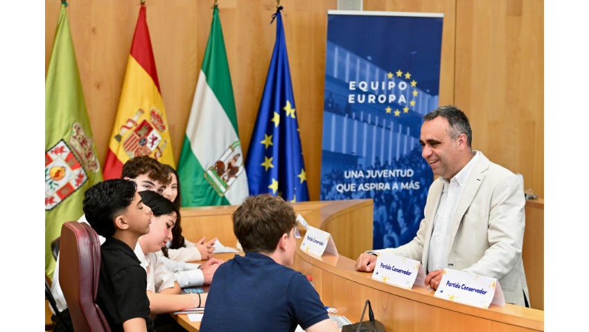 Diputación se transforma en el Parlamento Europeo por un día al acoger ‘Mini MEU Granada 2026’
