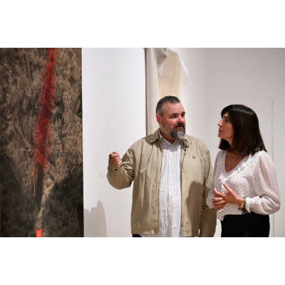Jesús Zurita, ganador del VI Premio a la Creación Artística ‘Granada de Fondo’ de la Diputación con su obra ‘Óbice. Ante la brecha’