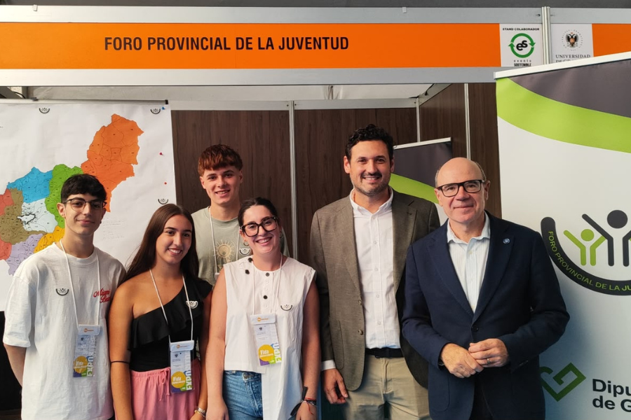 El Foro Provincial de la Juventud se acerca a la comunidad universitaria durante las Jornadas de Recepción de Estudiantes de la UGR