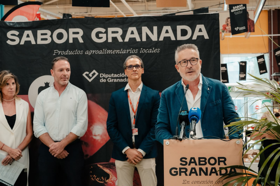 Un total de 22 empresas de Sabor Granada promocionan sus productos en Alcampo Motril