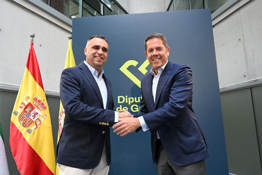 Firmado el convenio para impulsar el relevo generacional en las empresas de los municipios de la provincia