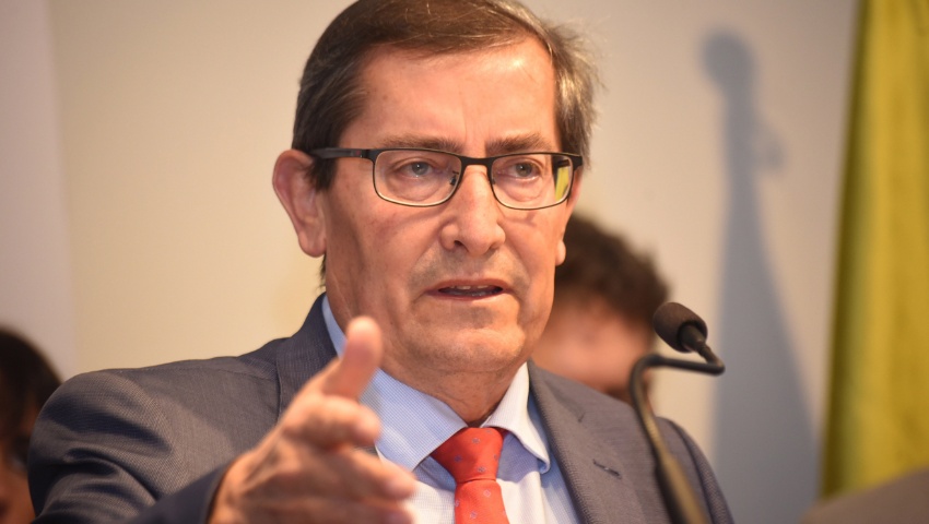 Entrena solicita una reunión con el presidente de la Junta para abordar las conducciones de Rules y las conexiones aéreas.