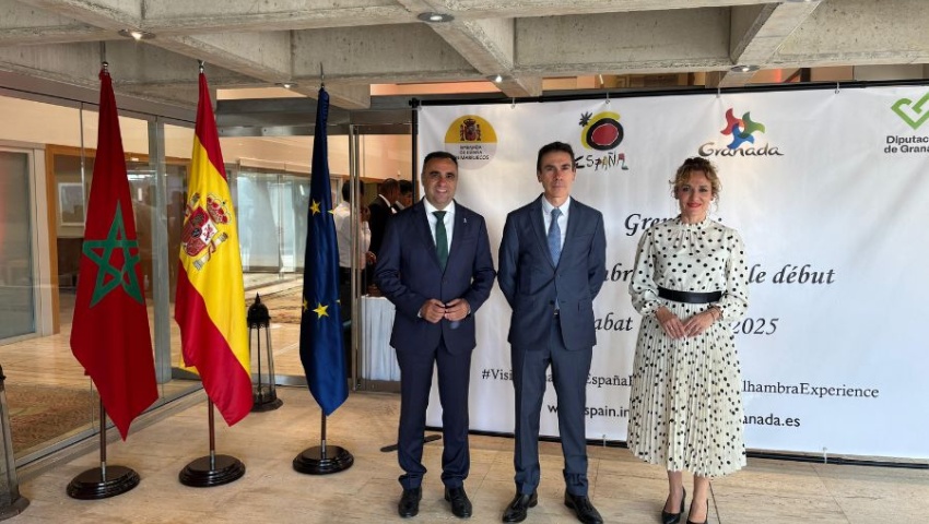 La provincia busca mejorar su conexión aérea y marítima con Marruecos
