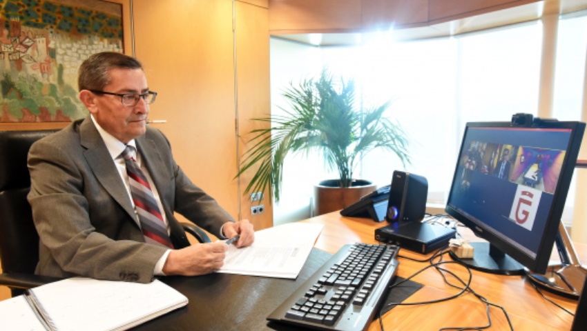 Diputación y Principado de Asturias se reúnen para abordar la licitación sobre conexiones aéreas