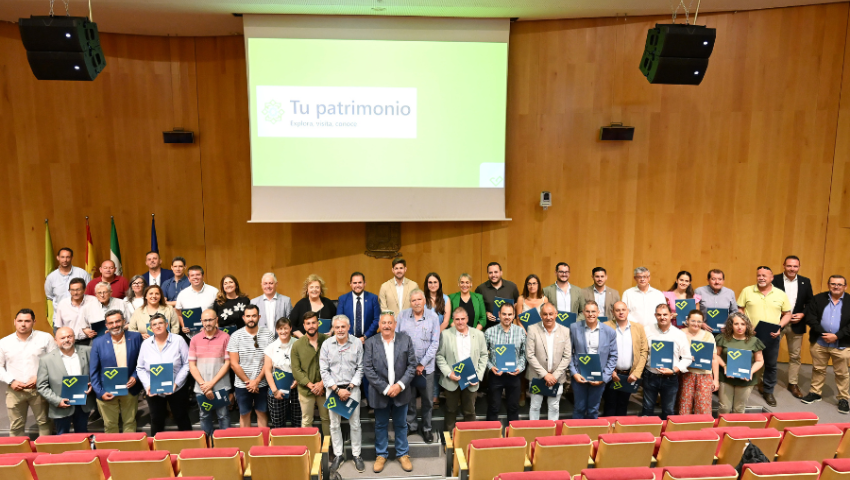 Diputación entrega convenios para la puesta en marcha de Rutas Patrimoniales en 52 municipios de la provincia