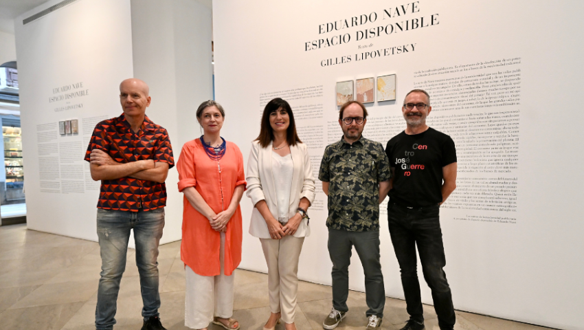 ‘Espacio disponible’, de Eduardo Nave, un retrato de las ruinas de la modernidad publicitaria recala en el Centro José Guerrero