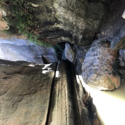 Entre rocas