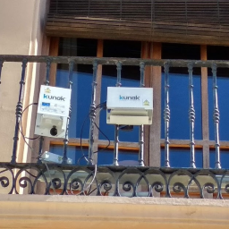 Los nuevos equipos, instalados en la fachada del Ayuntamiento de Huéscar
